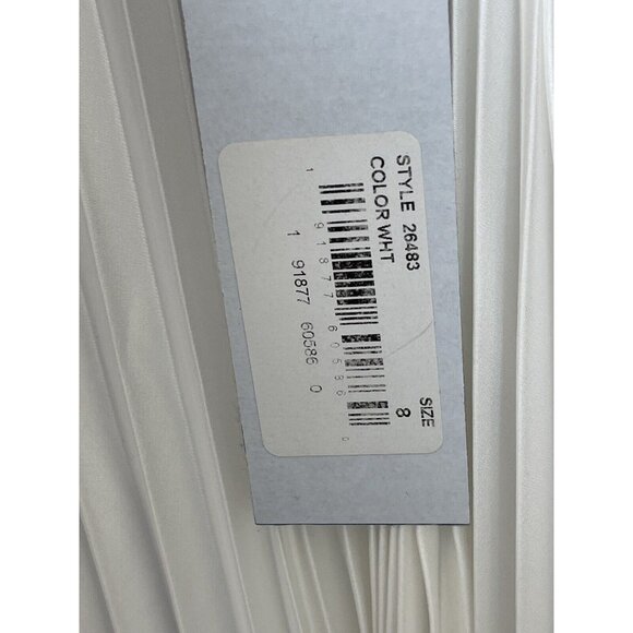 Elegant White Pleated Dress - Picture 14 of 14